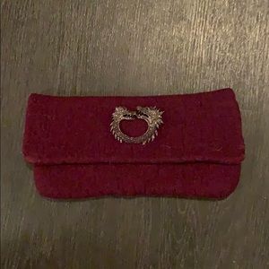 Felt dragon clutch